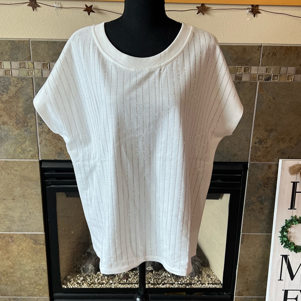 Silver studded white top from Vocal. Size xl.